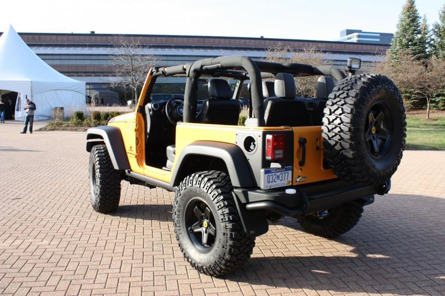  Jeep Wrangler Traildozer Concept 2012 года  (фото 14 из 15)